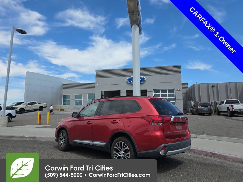 Used 2016 Mitsubishi Outlander SEL AWD/4WD image 2