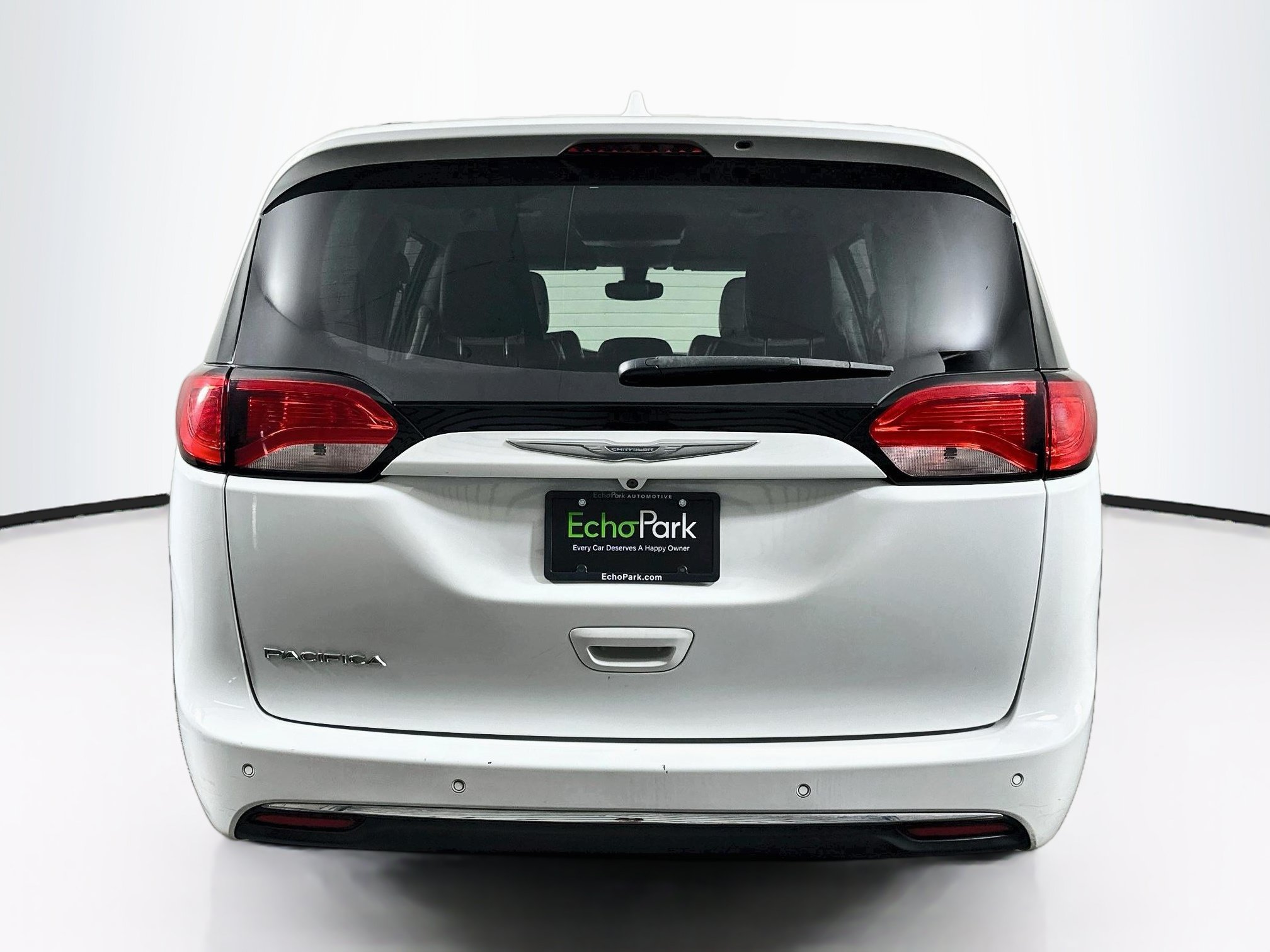 Used 2017 Chrysler Pacifica Touring-L w/ 13 Speaker Alpine Sound Group FWD image 7