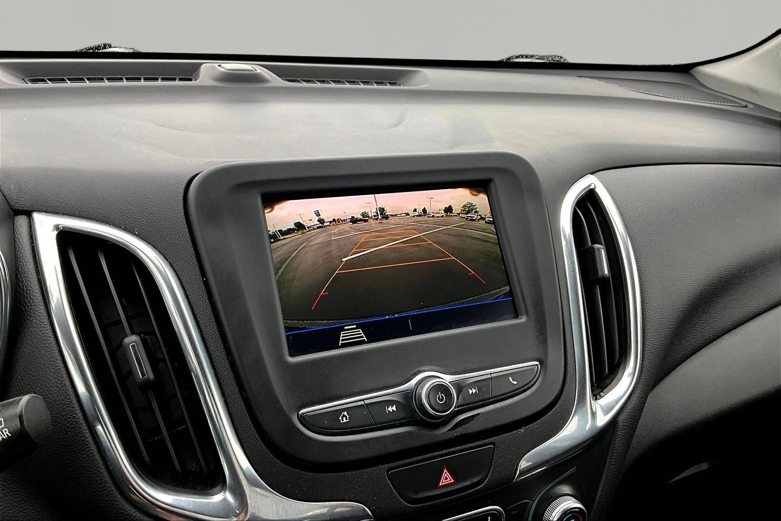 Used 2020 Chevrolet Equinox LT w/ Driver Convenience Package FWD image 14