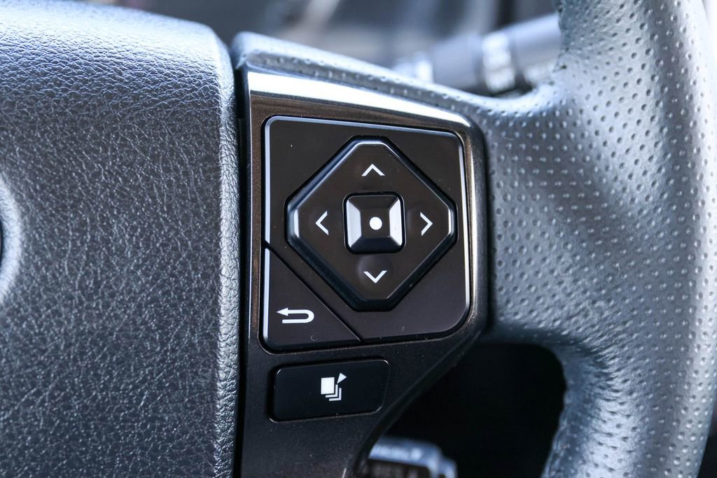 Used 2021 Toyota 4Runner TRD Off-Road Premium AWD/4WD image 29