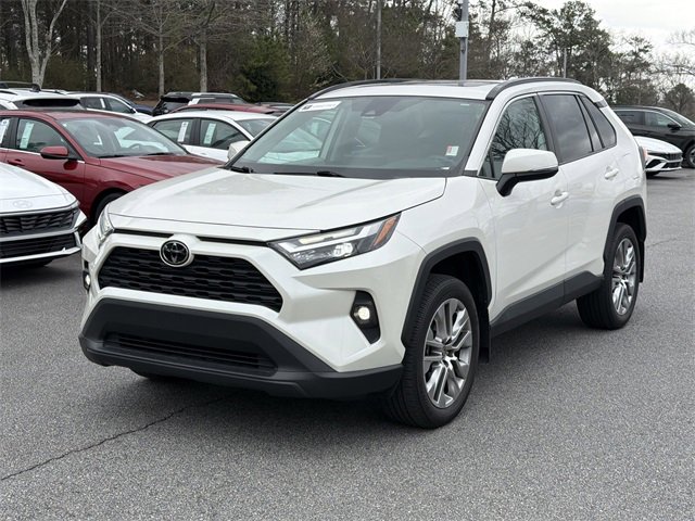Used 2022 Toyota RAV4 XLE Premium image 3
