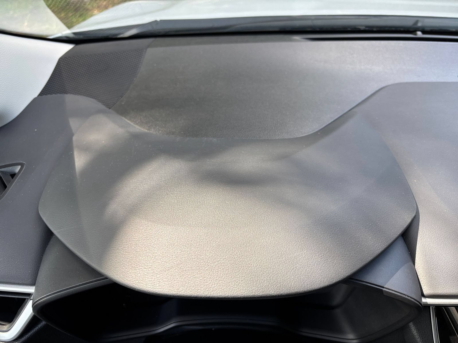 Used 2025 Toyota Corolla LE FWD image 32