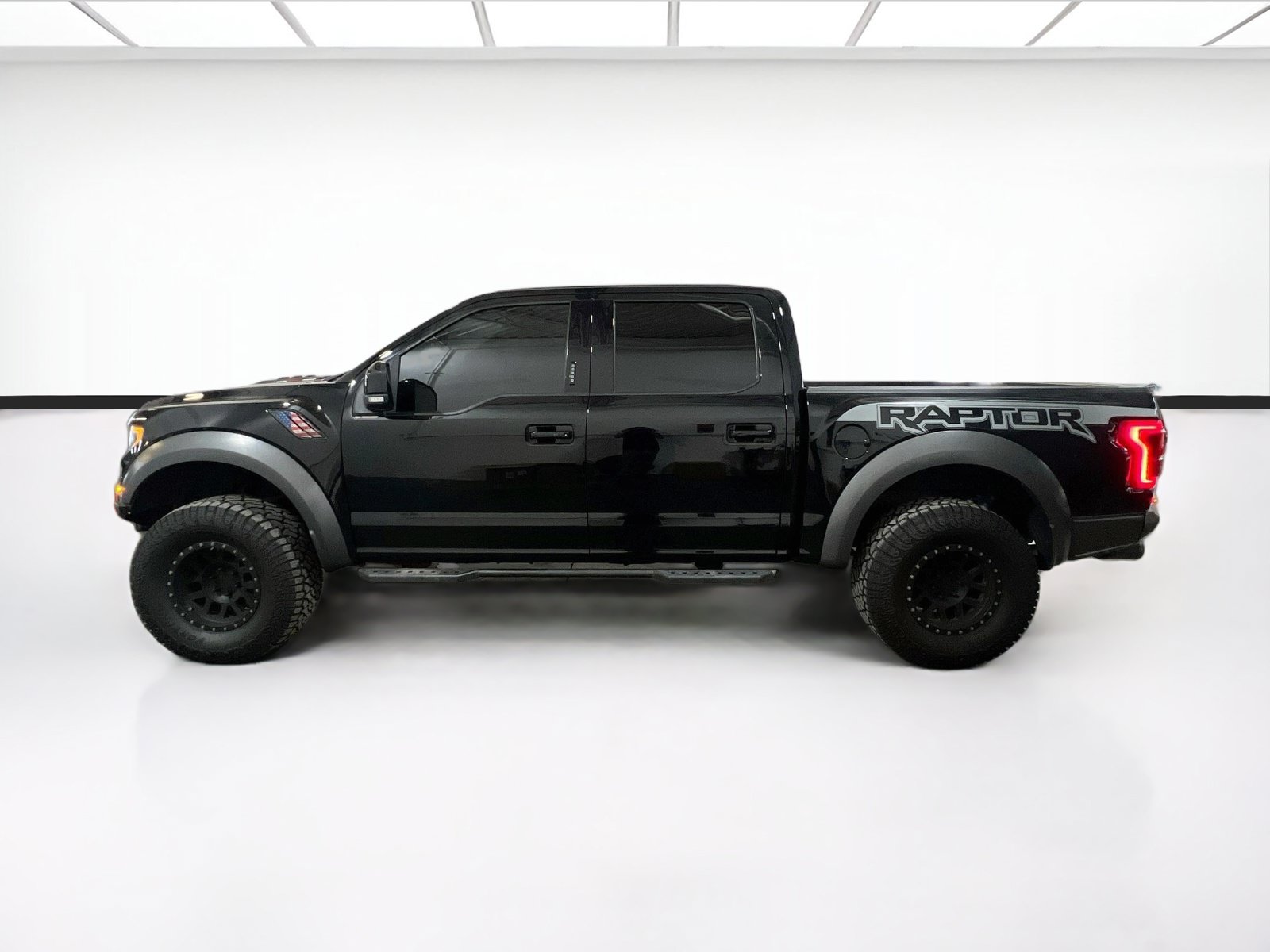 Used 2018 Ford F150 Raptor w/ Equipment Group 802A Luxury AWD/4WD image 24
