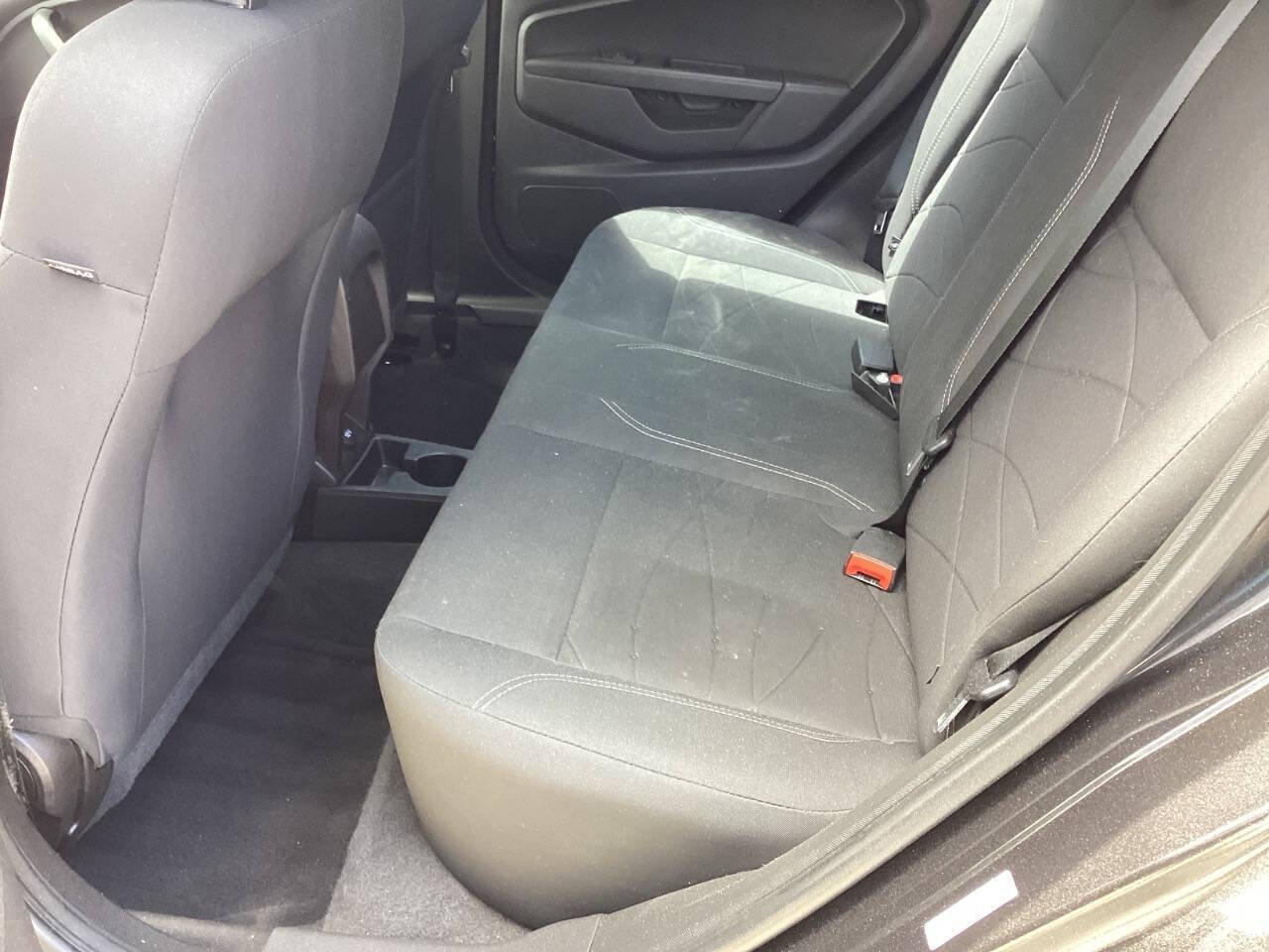 Used 2014 Ford Fiesta SE FWD image 8