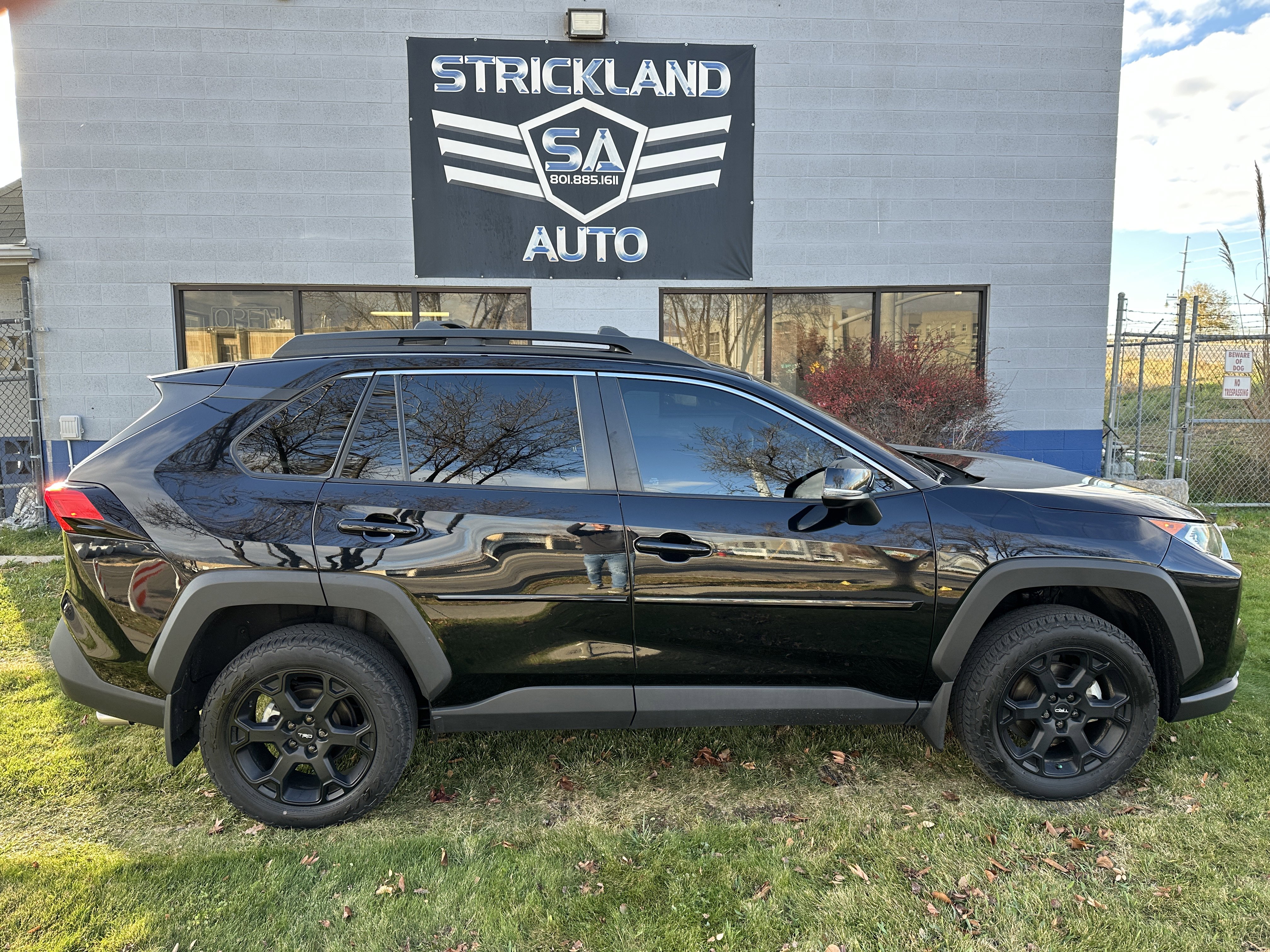 Used 2021 Toyota RAV4 TRD Off-Road image 5