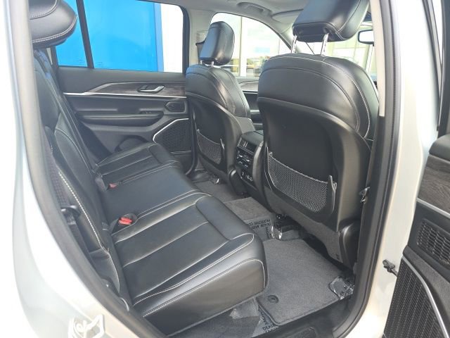 Used 2022 Jeep Grand Cherokee Limited image 5