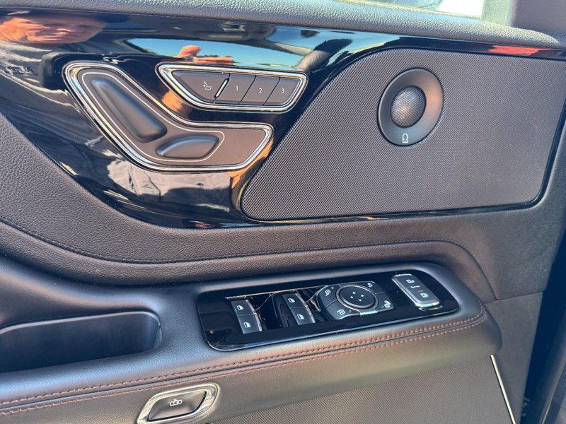 Used 2024 Lincoln Aviator Reserve AWD/4WD image 25