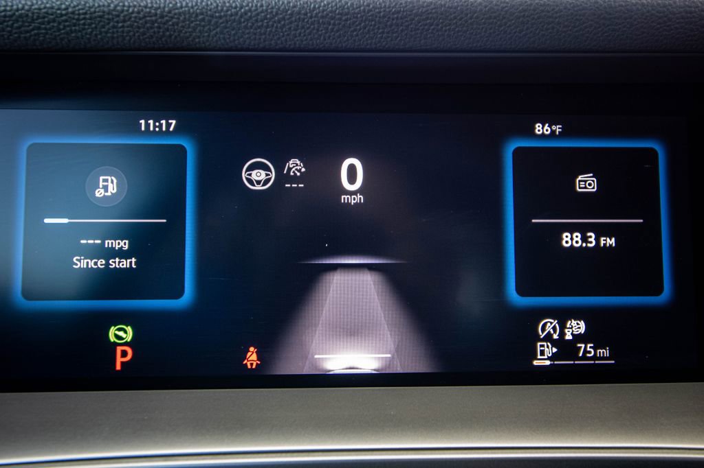 Certified 2025 Volkswagen Tiguan SE image 41