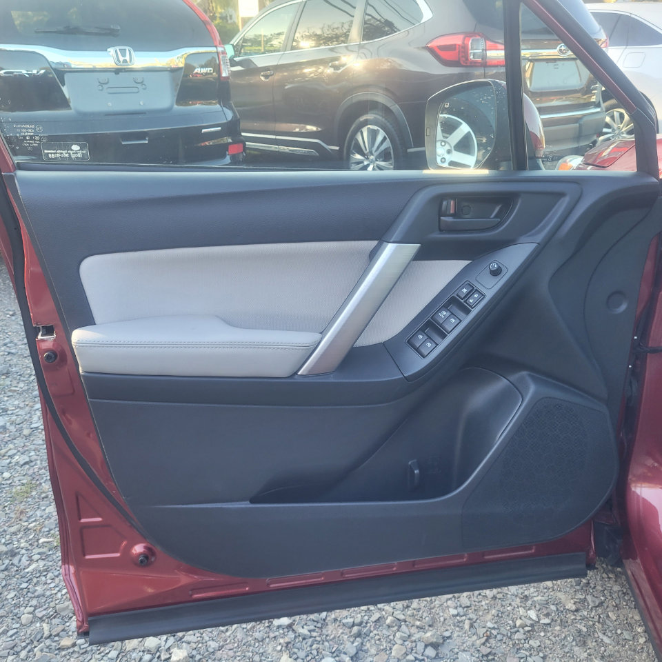 Used 2016 Subaru Forester 2.5i Premium image 10