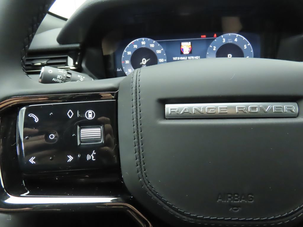 Used 2025 Land Rover Range Rover Velar Dynamic SE AWD/4WD image 11