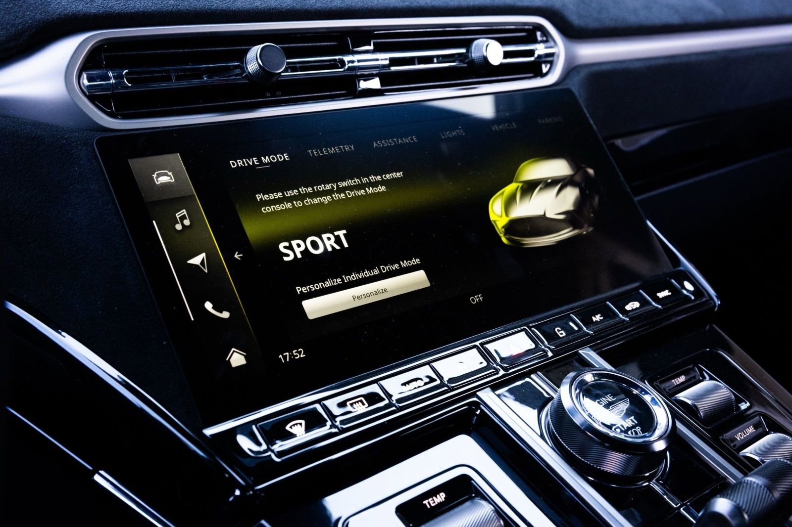 Used 2026 Aston Martin V8 Vantage Coupe RWD image 12