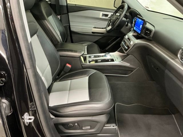 Used 2022 Ford Explorer XLT w/ Equipment Group 202A image 23