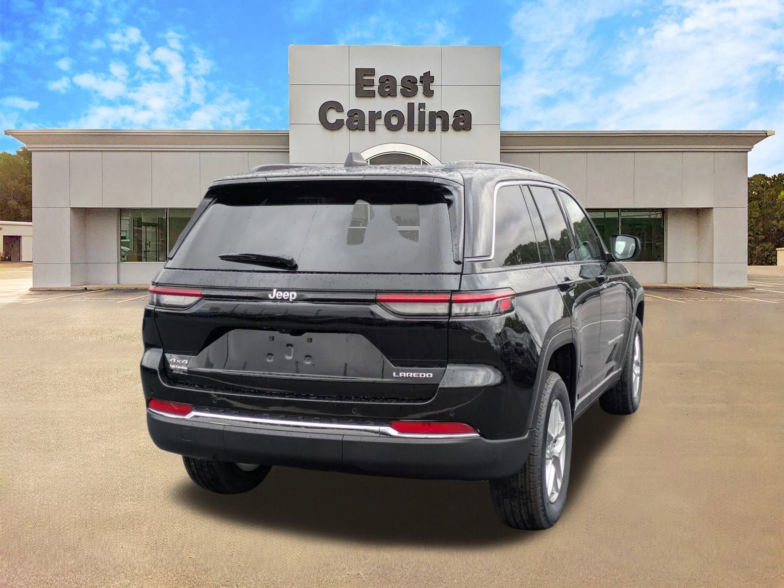 New 2026 Jeep Grand Cherokee Laredo X AWD/4WD image 3