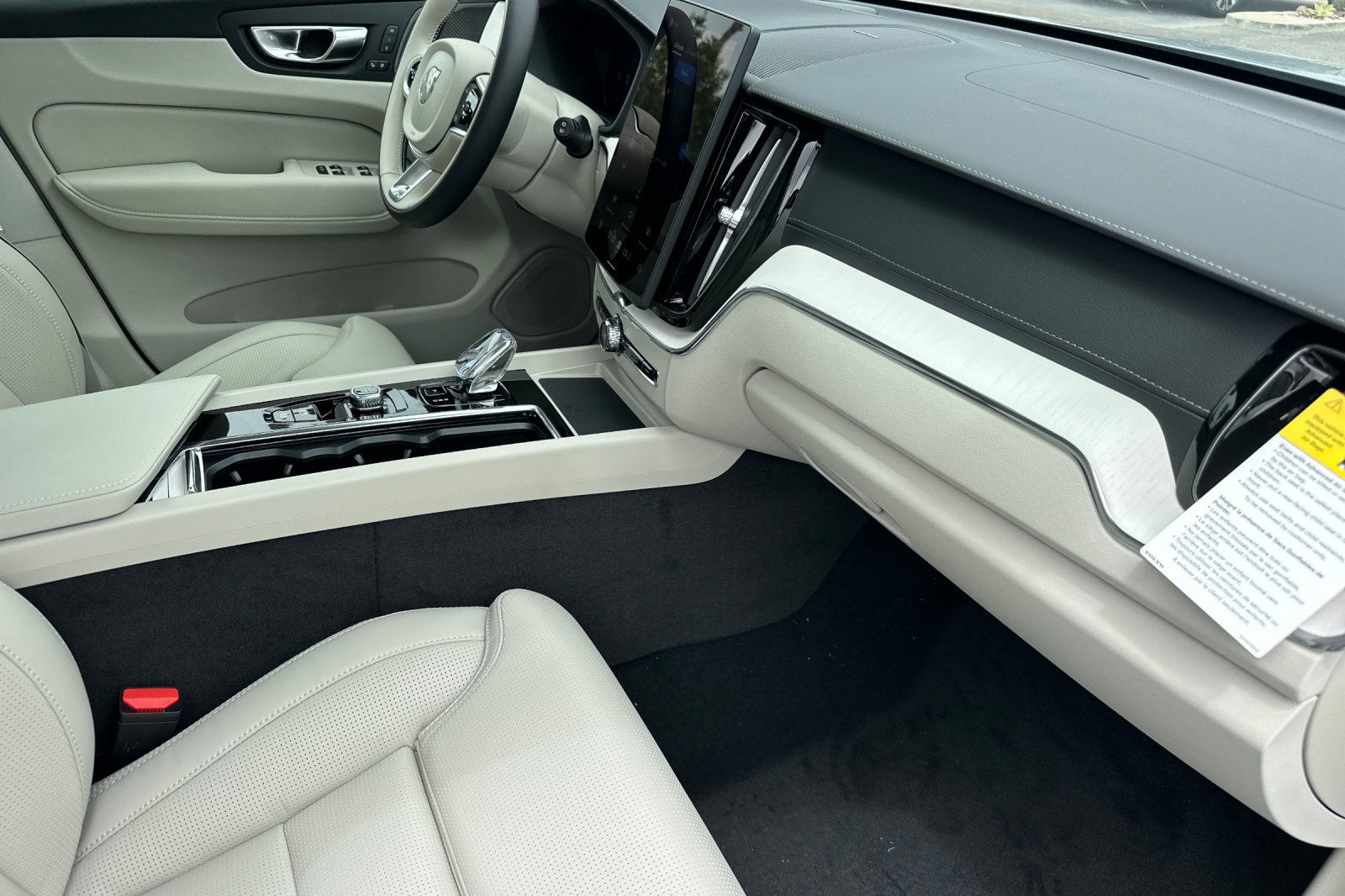 New 2026 Volvo XC60 B5 Ultra w/ Climate Package PRO AWD/4WD image 12