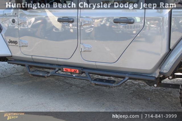 Used 2021 Jeep Gladiator Willys image 9