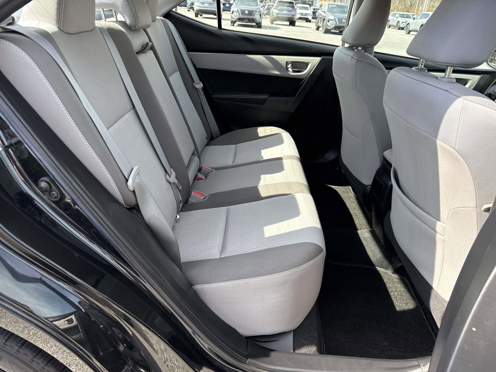 Used 2017 Toyota Corolla LE w/ Carpet Mat Package (TMS) FWD image 24
