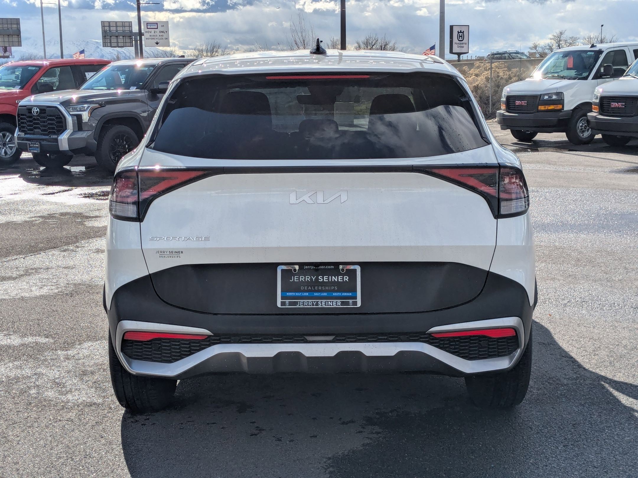 Used 2024 Kia Sportage LX image 5