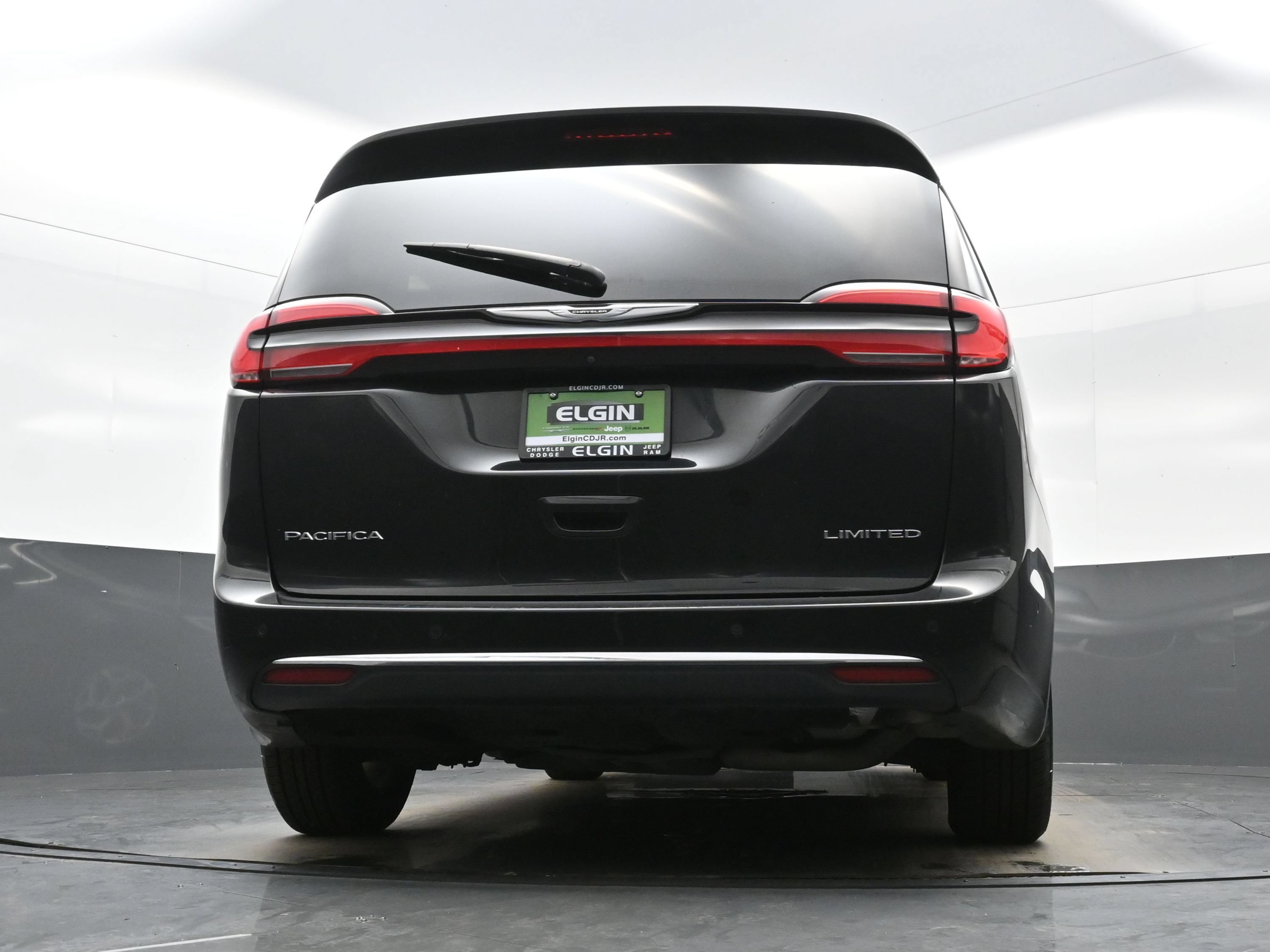 Used 2022 Chrysler Pacifica Limited FWD image 32