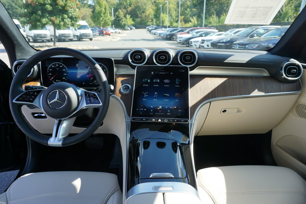 Certified 2024 Mercedes-Benz GLC 300 4MATIC image 29