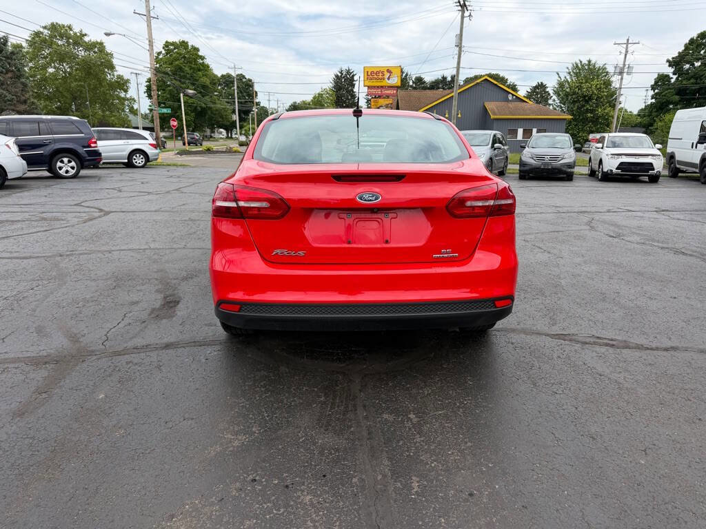 Used 2015 Ford Focus SE FWD image 9