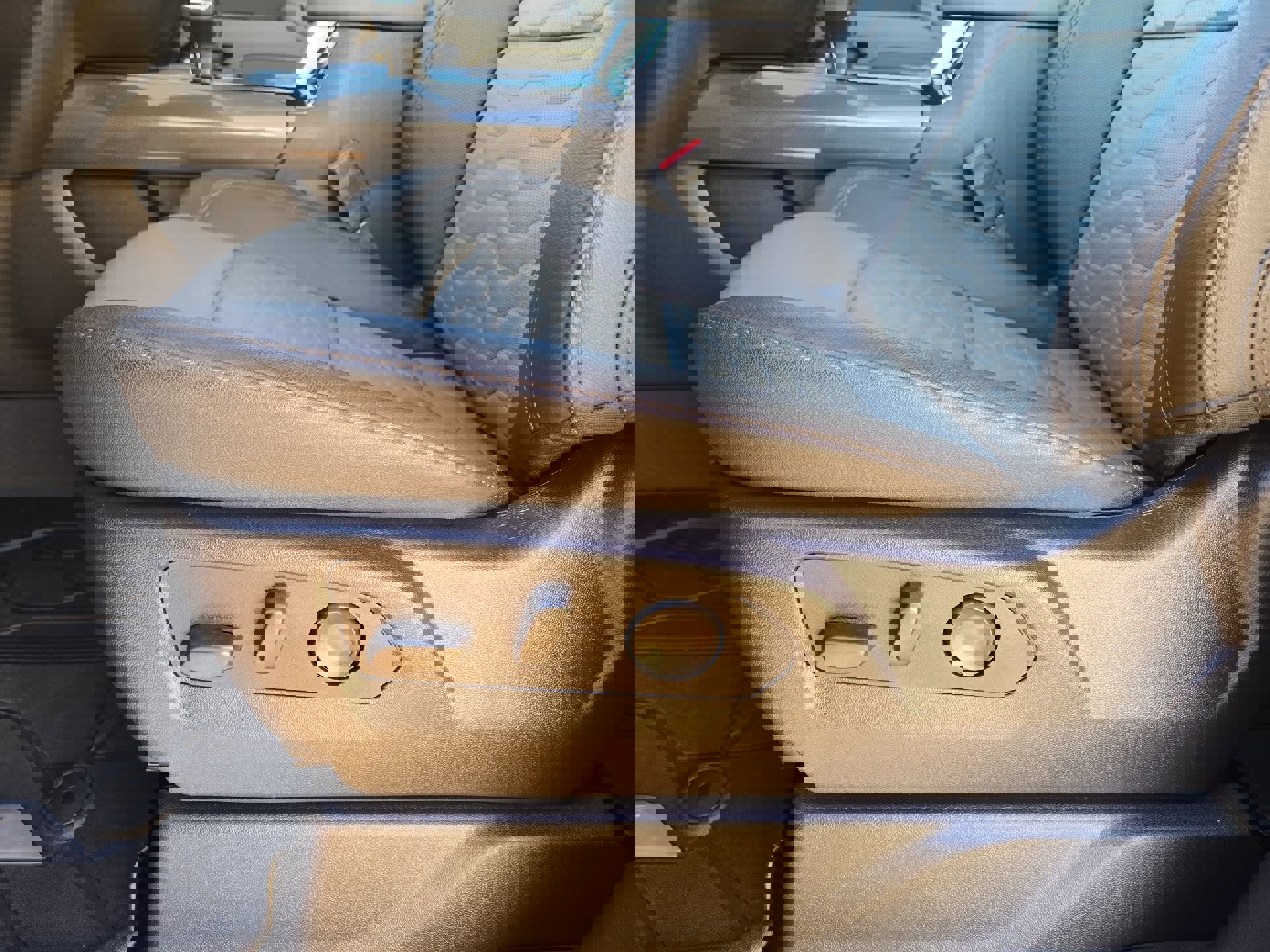 Used 2025 Chevrolet Silverado 1500 ZR2 w/ Technology Package image 17