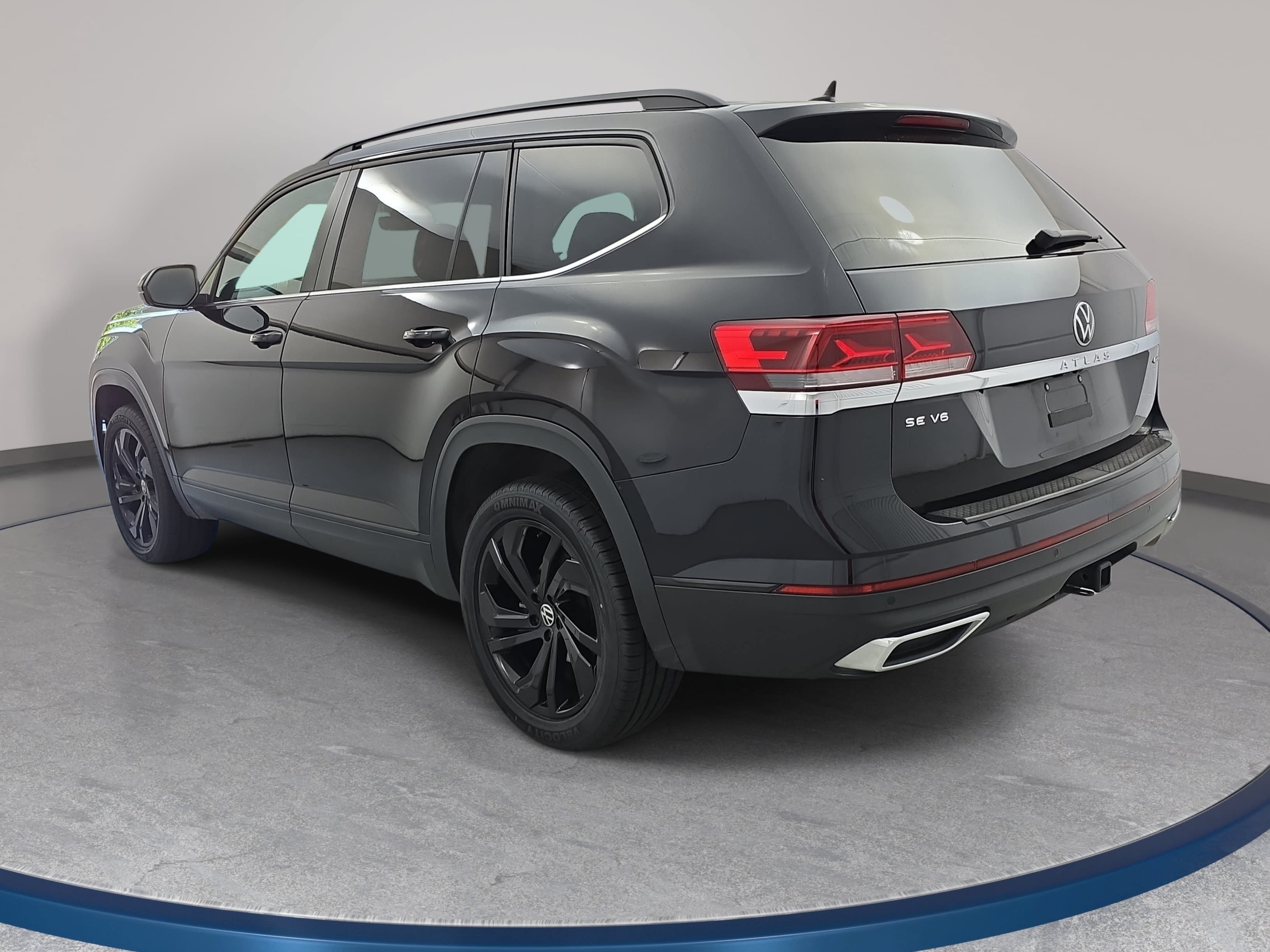 Certified 2023 Volkswagen Atlas SE w/ Black Wheel Package AWD/4WD image 7