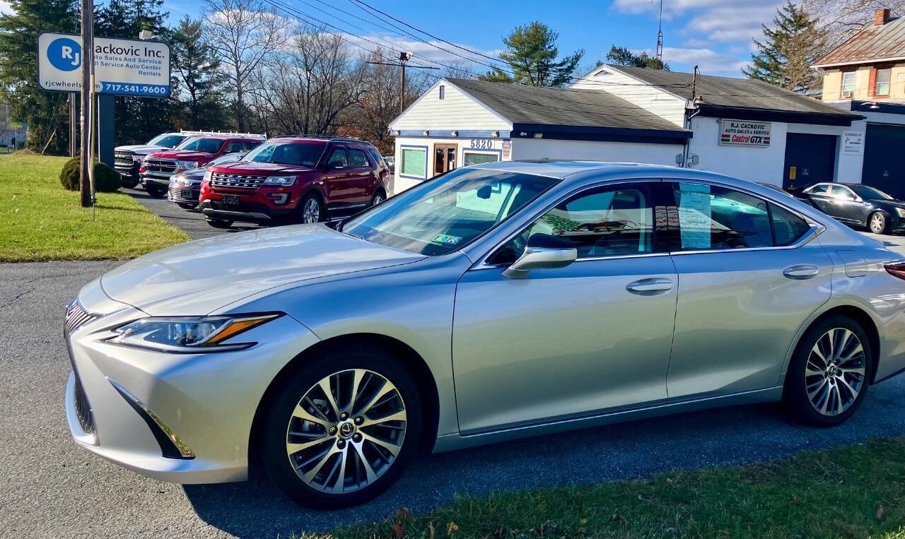 Used 2019 Lexus ES 350 w/ Premium Package image 3