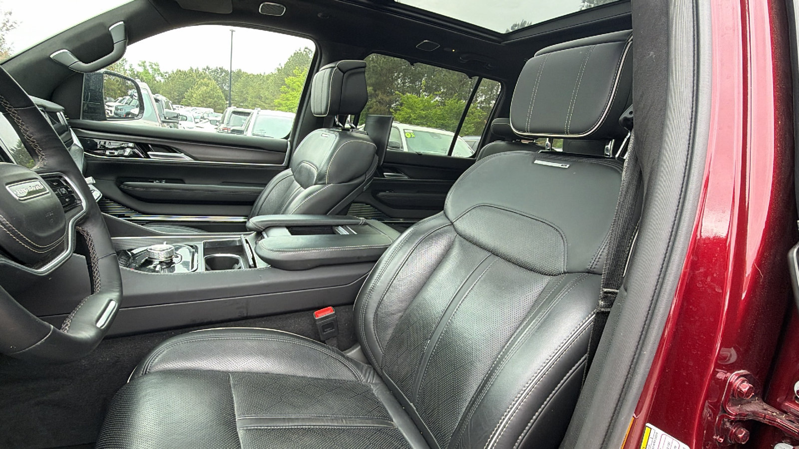 Used 2025 Jeep Grand Wagoneer Series II Obsidian w/ Quick Order Packagew 28T AWD/4WD image 17
