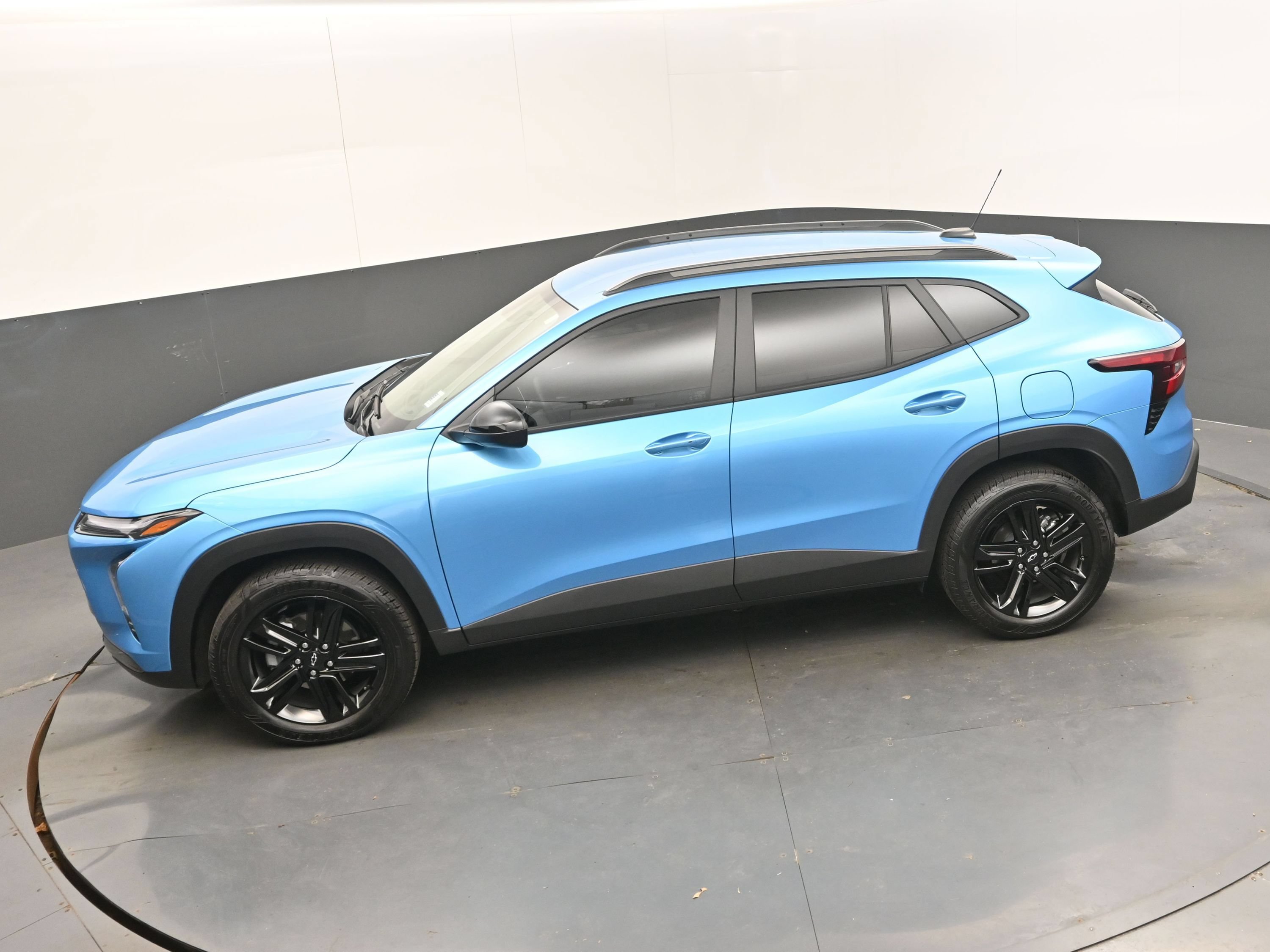 Used 2025 Chevrolet Trax ACTIV FWD image 31