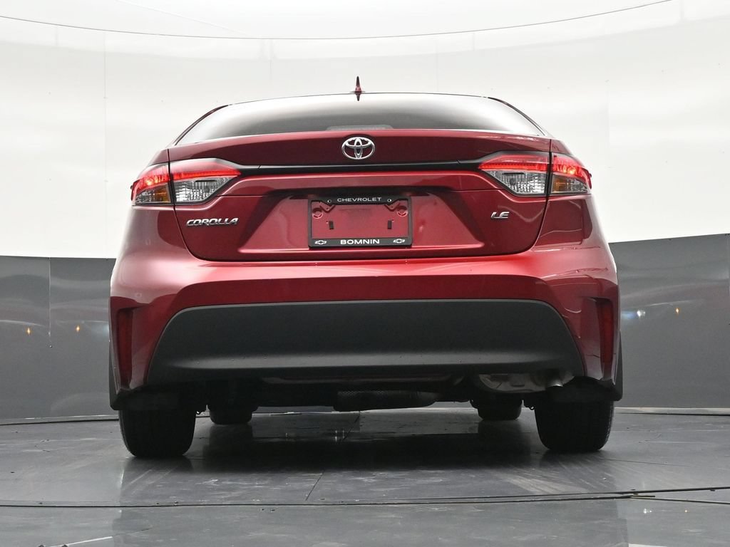 Used 2025 Toyota Corolla LE FWD image 29