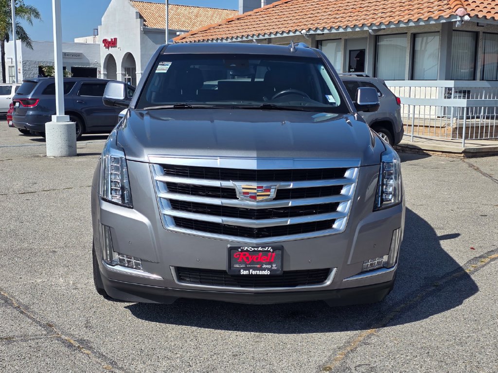 Used 2020 Cadillac Escalade Luxury RWD image 2