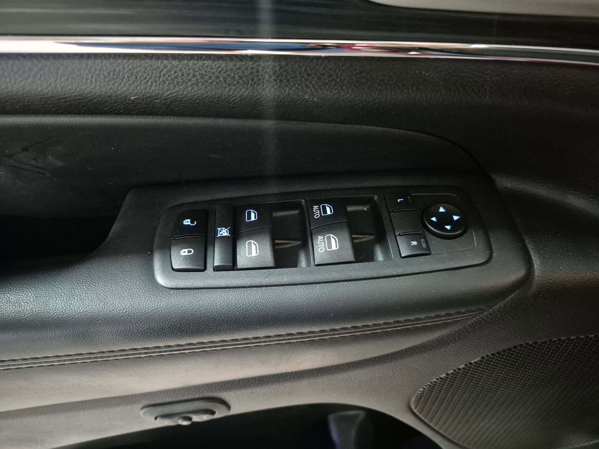 Used 2021 Jeep Grand Cherokee Limited w/ Luxury Group II AWD/4WD image 25