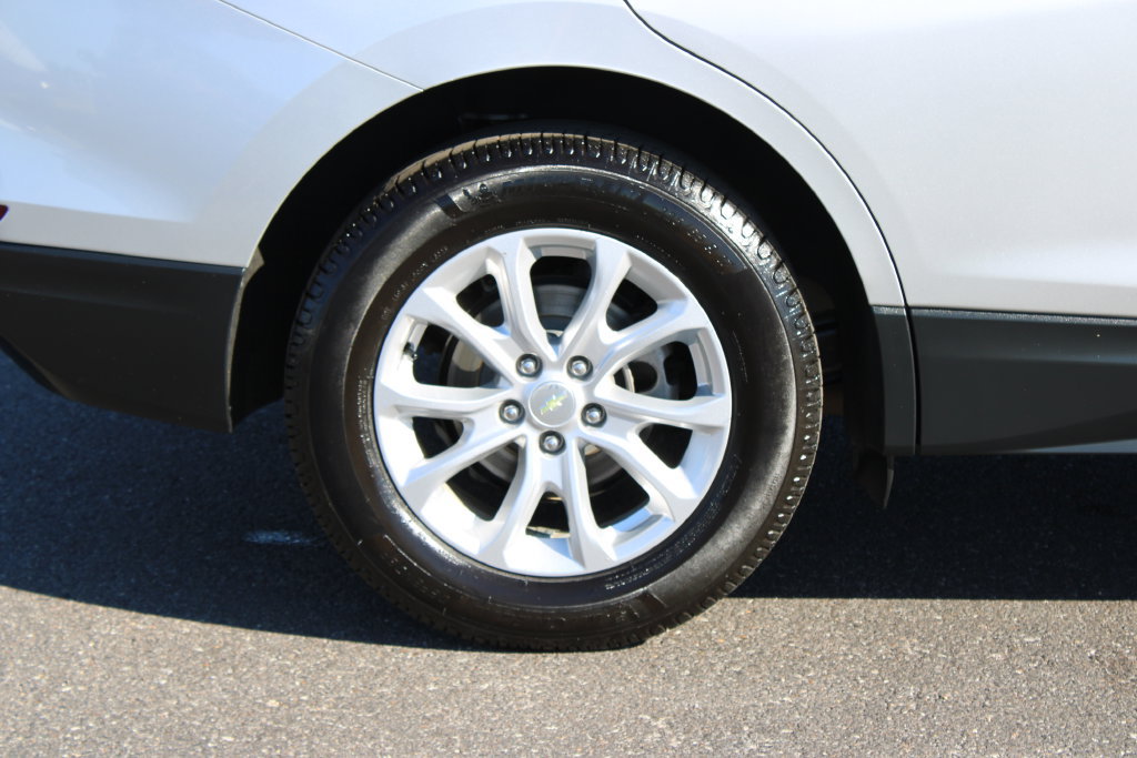 Used 2018 Chevrolet Equinox LT FWD image 13