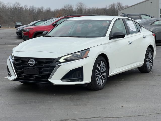 Used 2025 Nissan Altima 2.5 SV FWD image 32