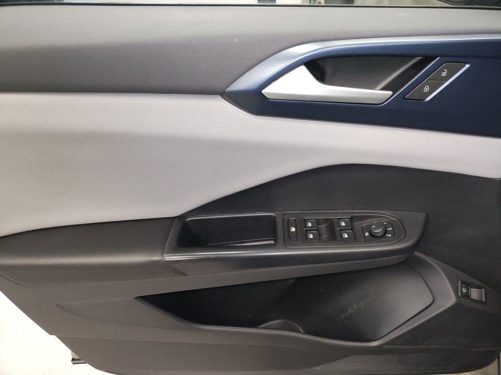 Used 2022 Volkswagen Taos SE image 26