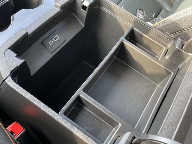 Used 2025 GMC Yukon AT4 image 32