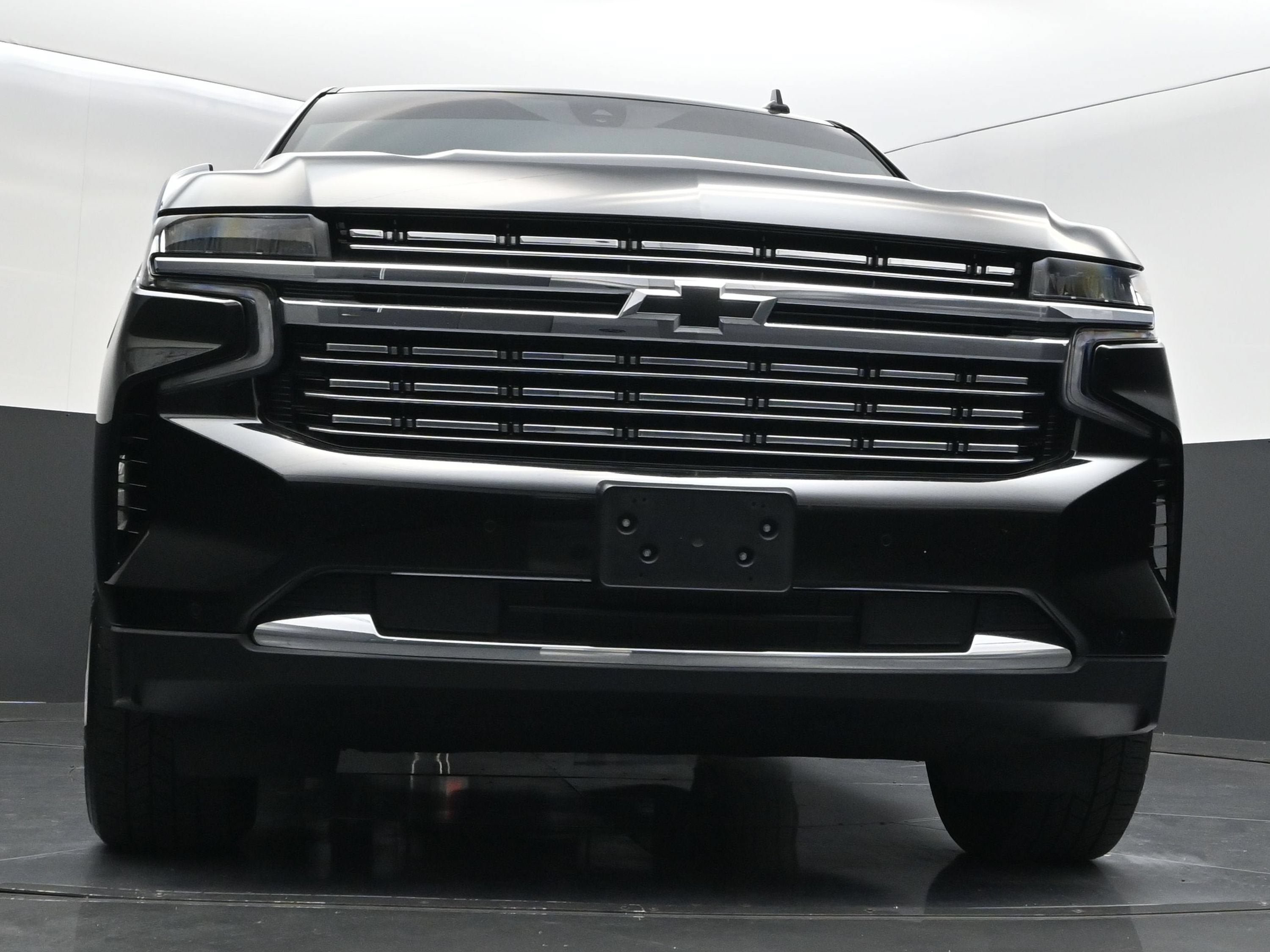 Used 2023 Chevrolet Suburban Premier AWD/4WD image 43