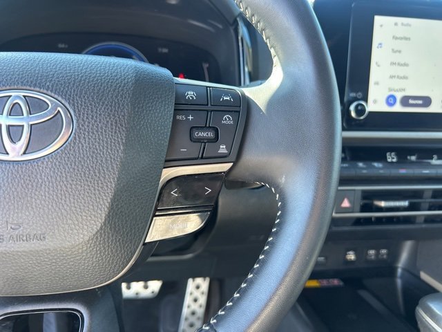 Used 2025 Toyota Camry SE image 20