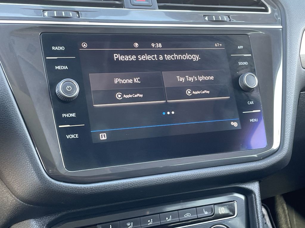 Used 2021 Volkswagen Tiguan SE w/ Panoramic Sunroof Package image 13