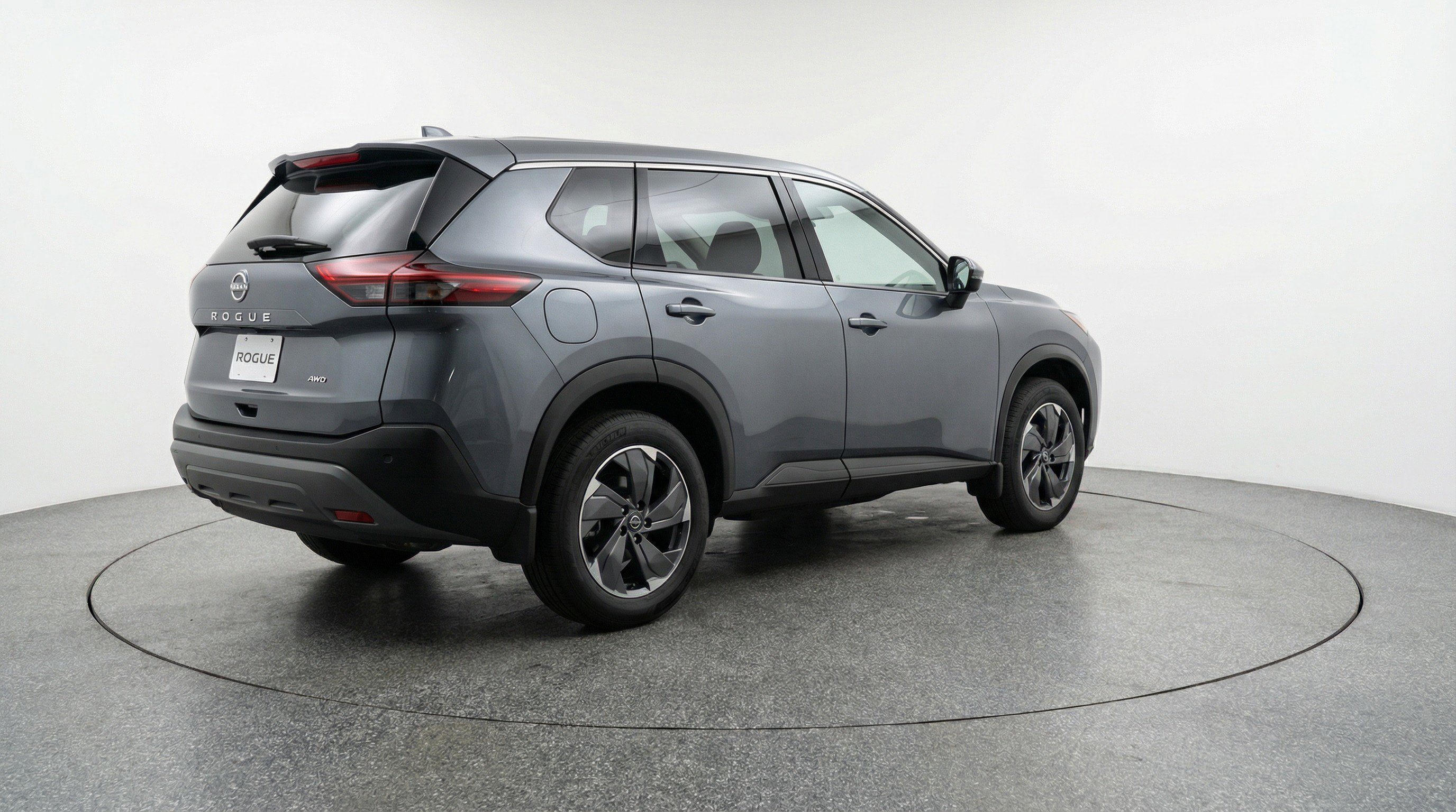 Used 2025 Nissan Rogue SV image 9