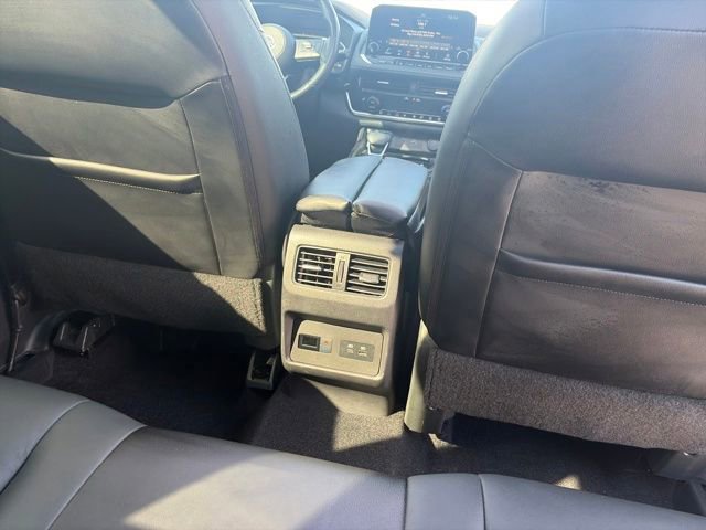 Used 2021 Nissan Rogue SL w/ Premium Package image 38