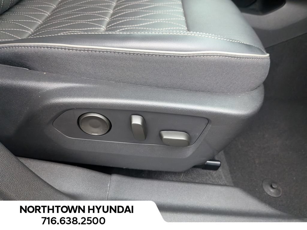 Used 2021 Buick Envision Avenir AWD/4WD image 40