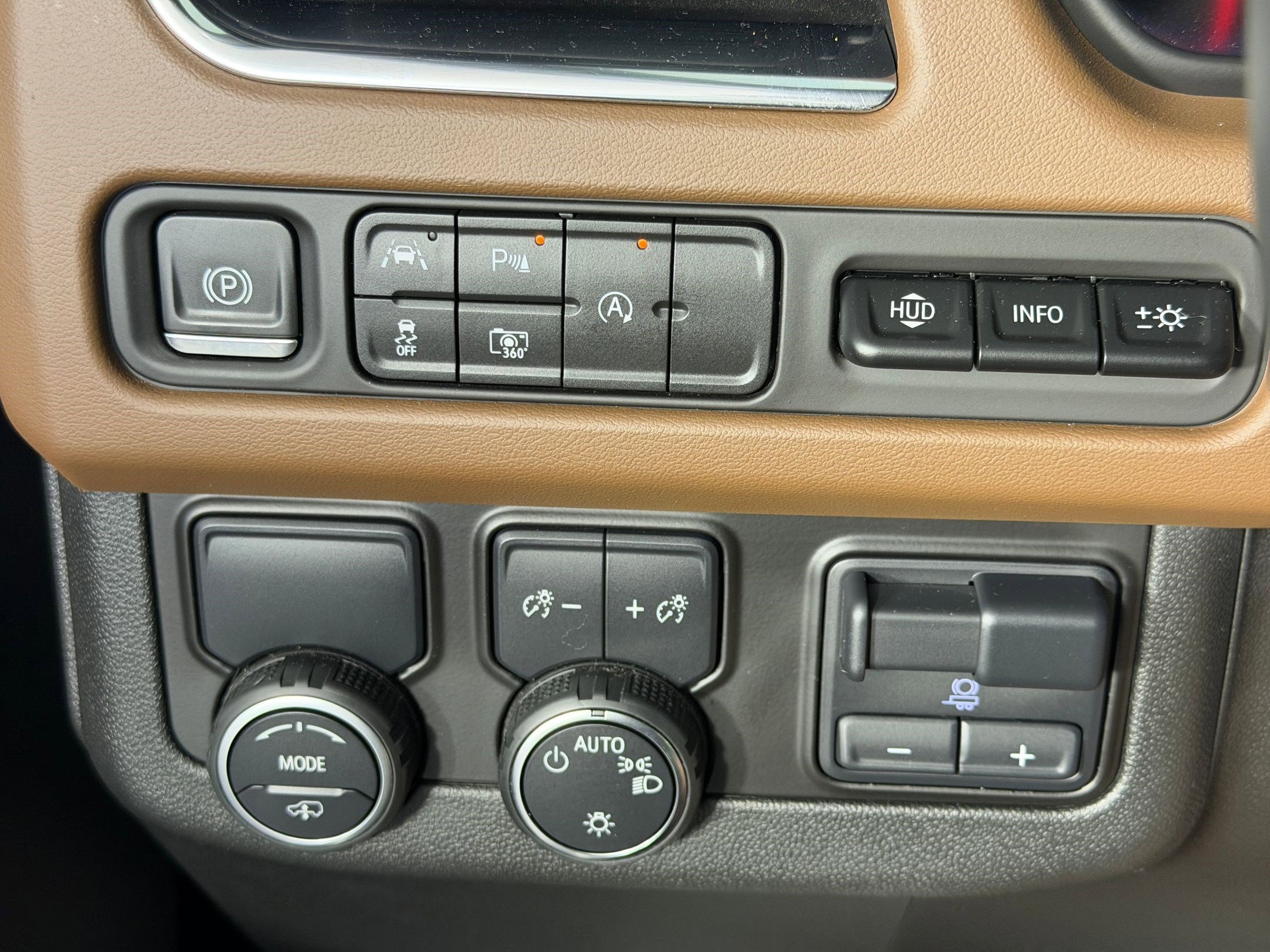 Used 2023 Chevrolet Tahoe High Country RWD image 15