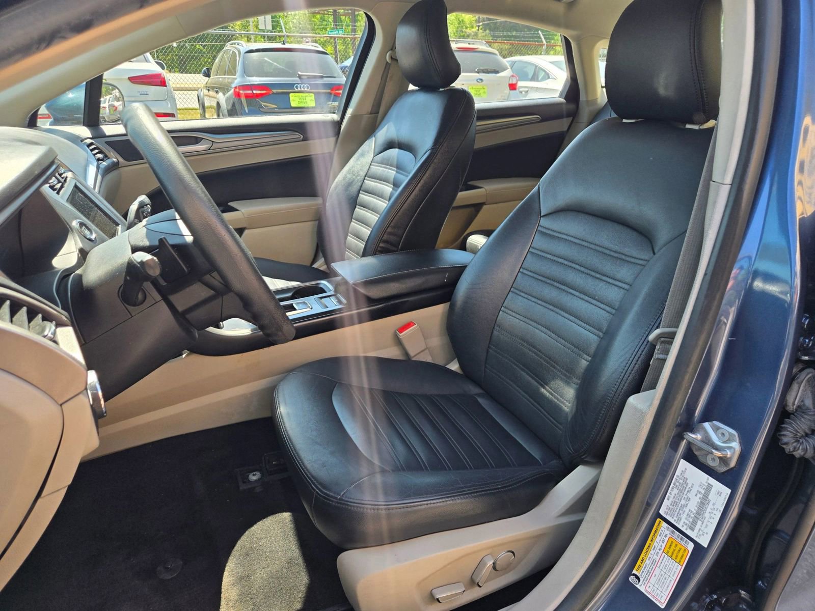 Used 2018 Ford Fusion SE w/ Fusion SE Technology Package FWD image 7