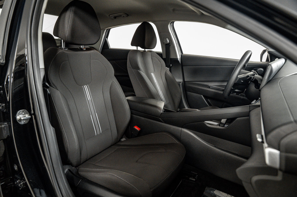 Certified 2024 Hyundai Elantra SEL FWD image 23