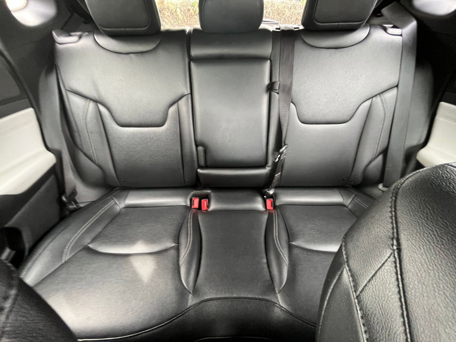 Used 2025 Jeep Compass Limited image 39