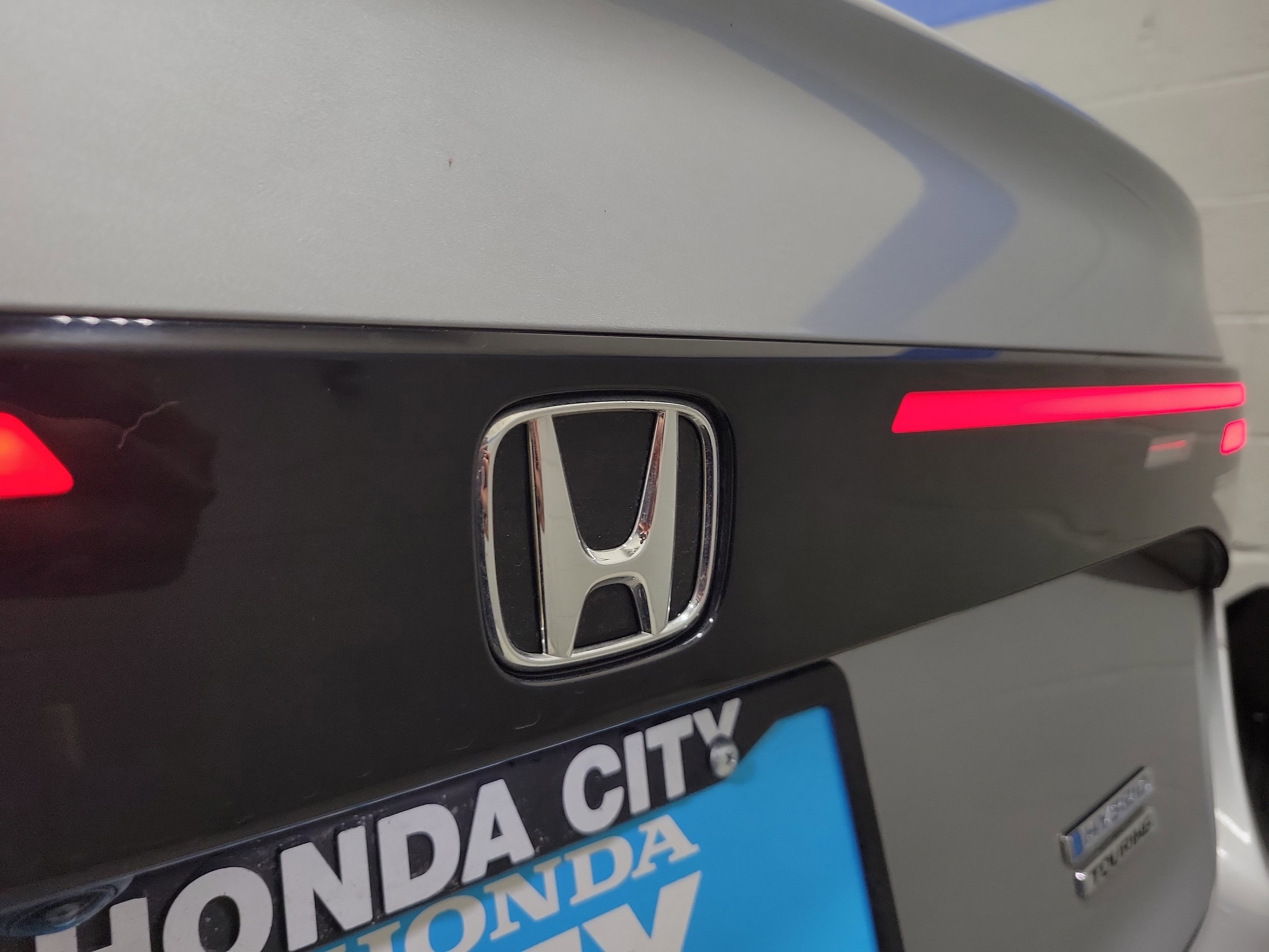 Used 2023 Honda Accord Touring image 7