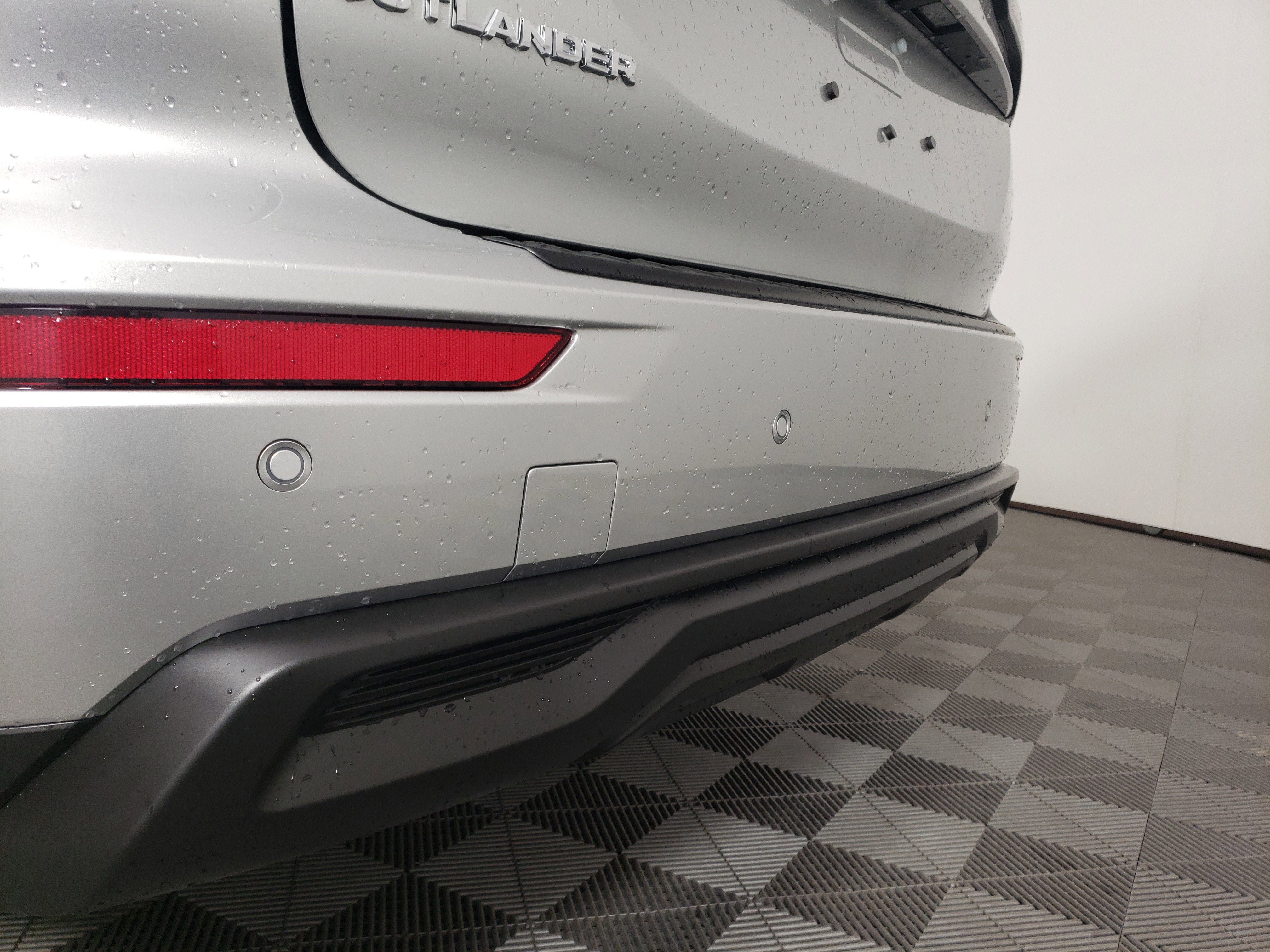 New 2026 Mitsubishi Outlander ES image 6