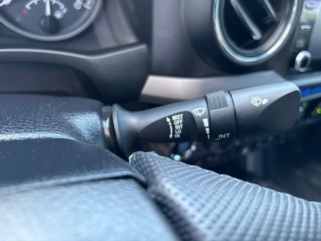 Used 2023 Toyota Tacoma TRD Off-Road AWD/4WD image 32