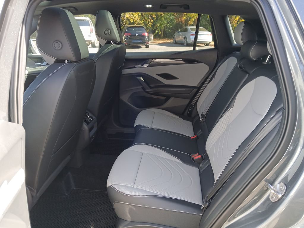 New 2026 Volkswagen Tiguan SE R-Line image 24